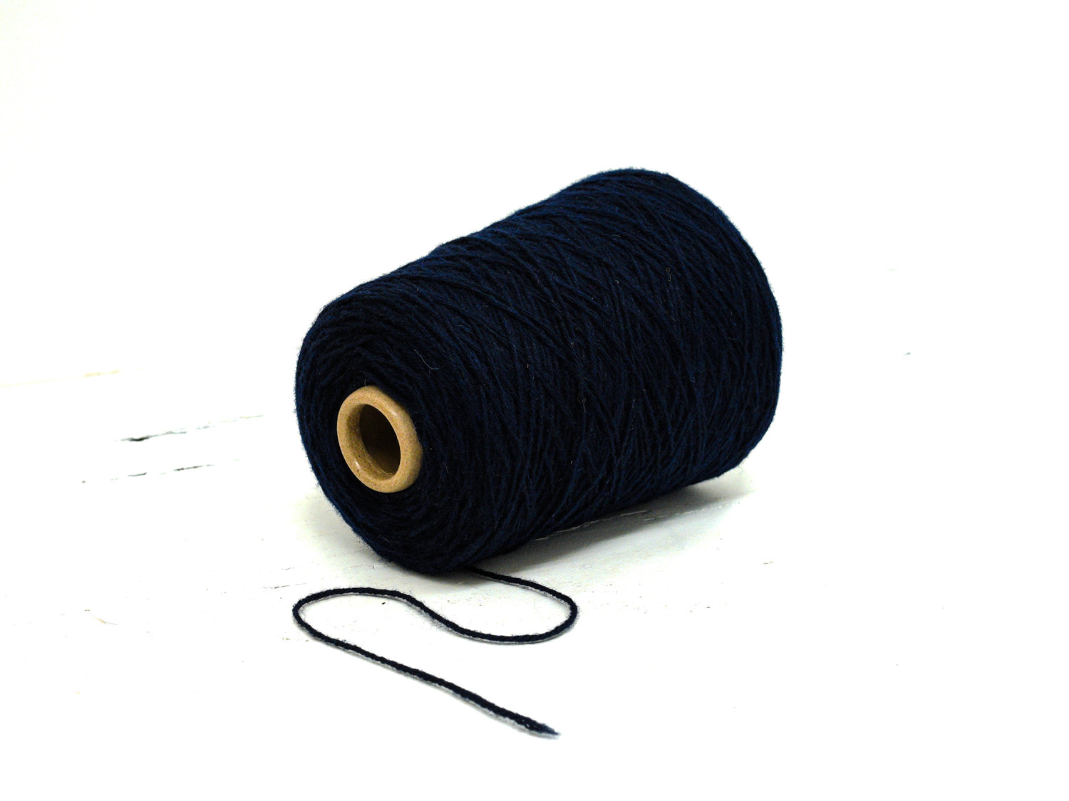 Dark blue Carpet wool in cone - 480
