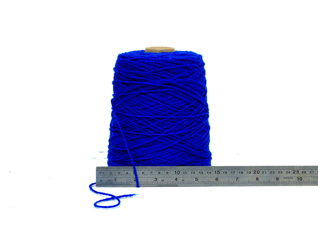 Royal blue Carpet wool in cone - 460
