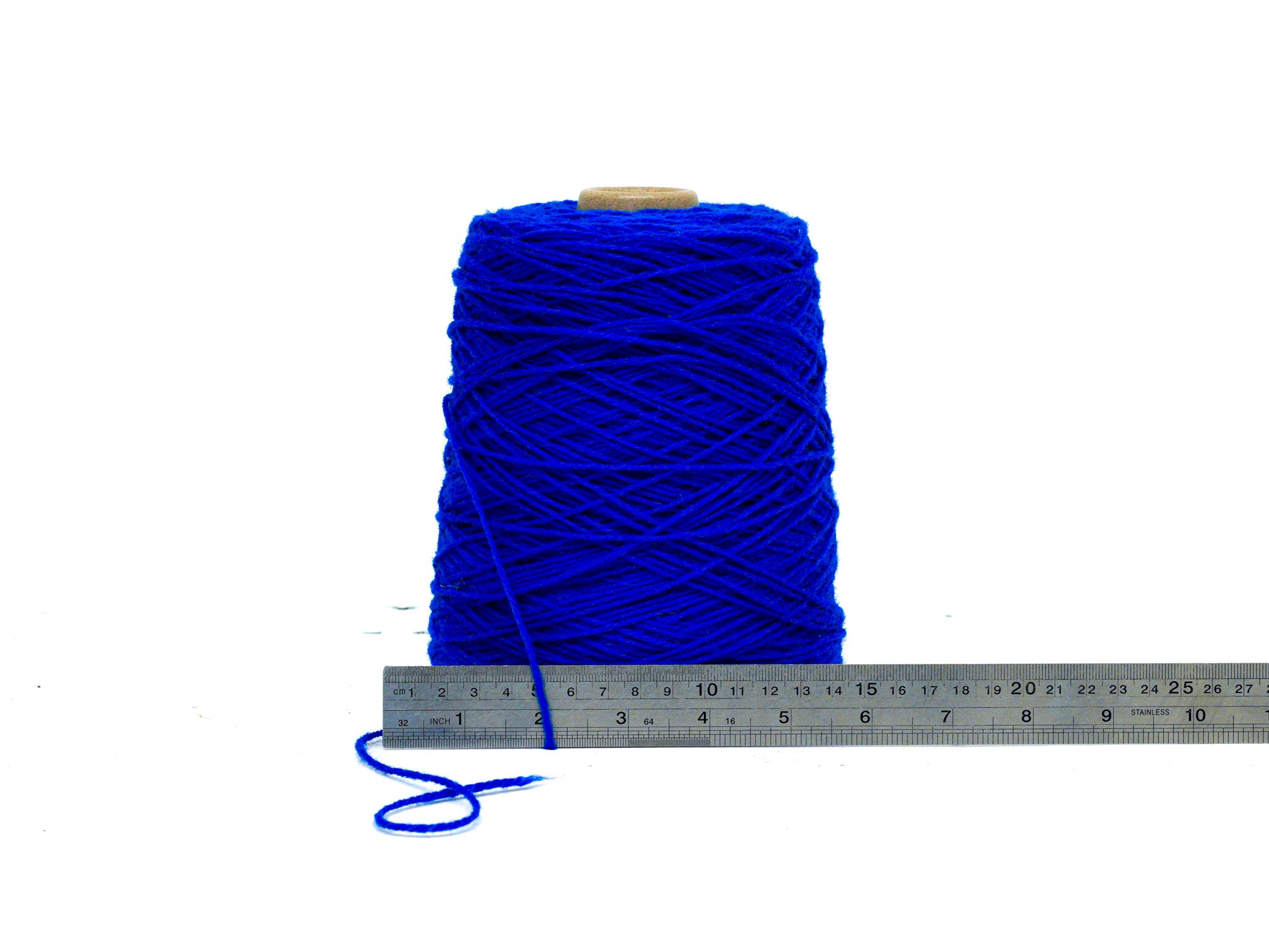 Royal blue Carpet wool in cone - 460