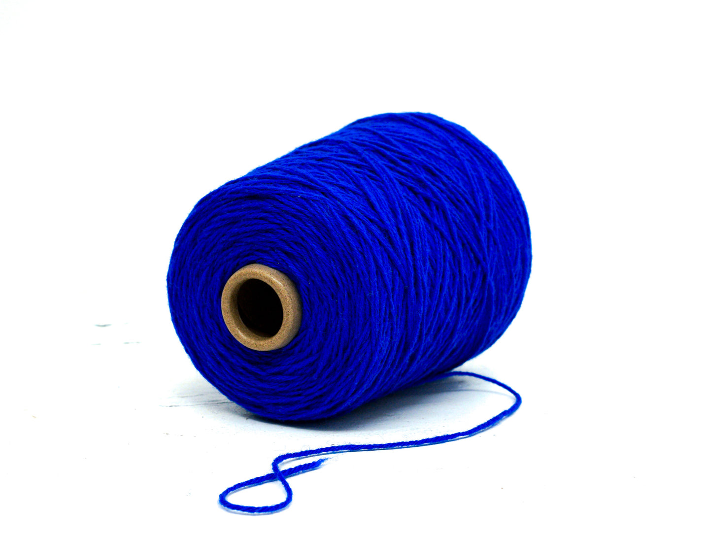 Royal blue Carpet wool in cone - 460
