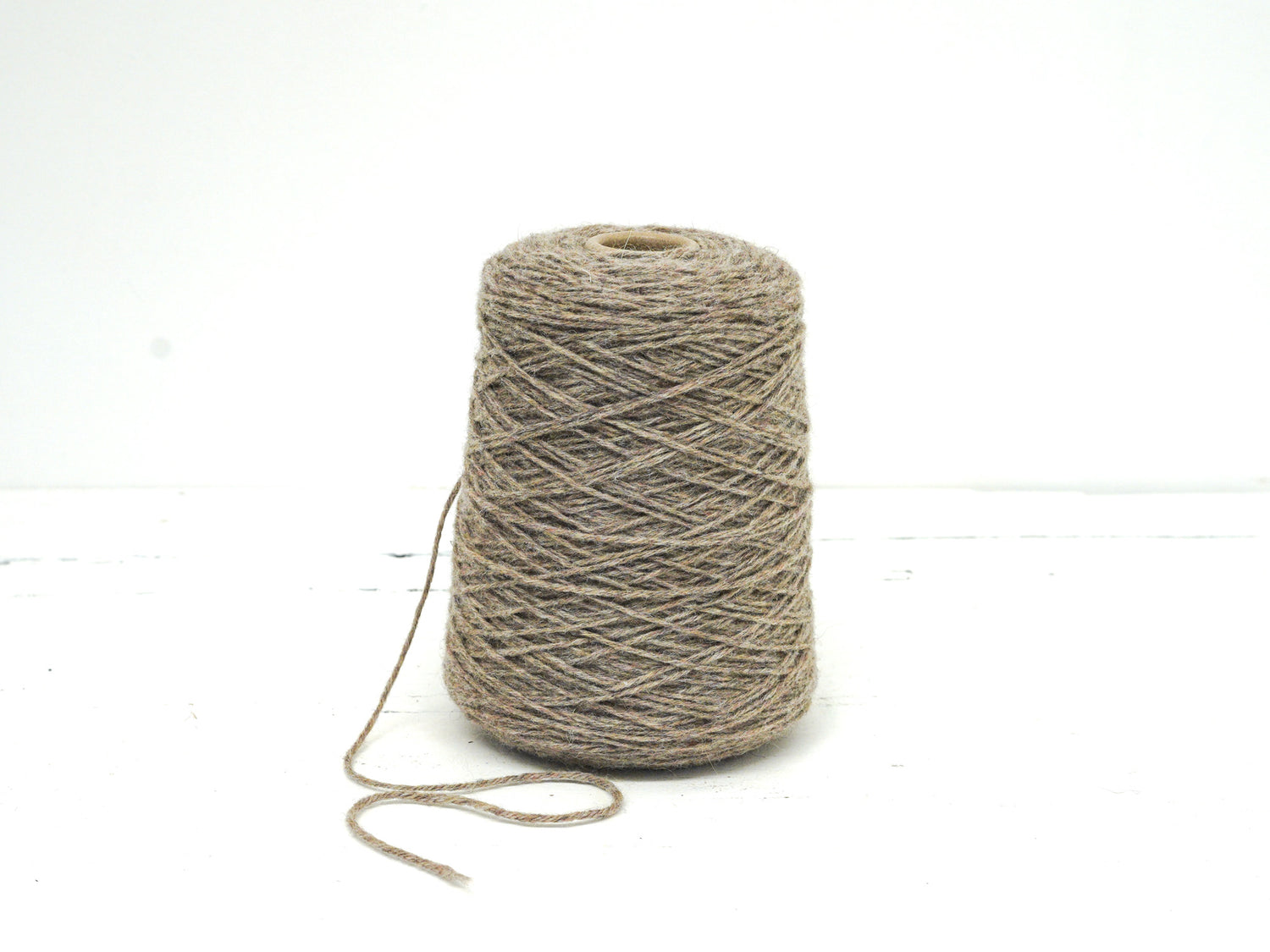 Grey-brown undyed wool yarn in cone - 266