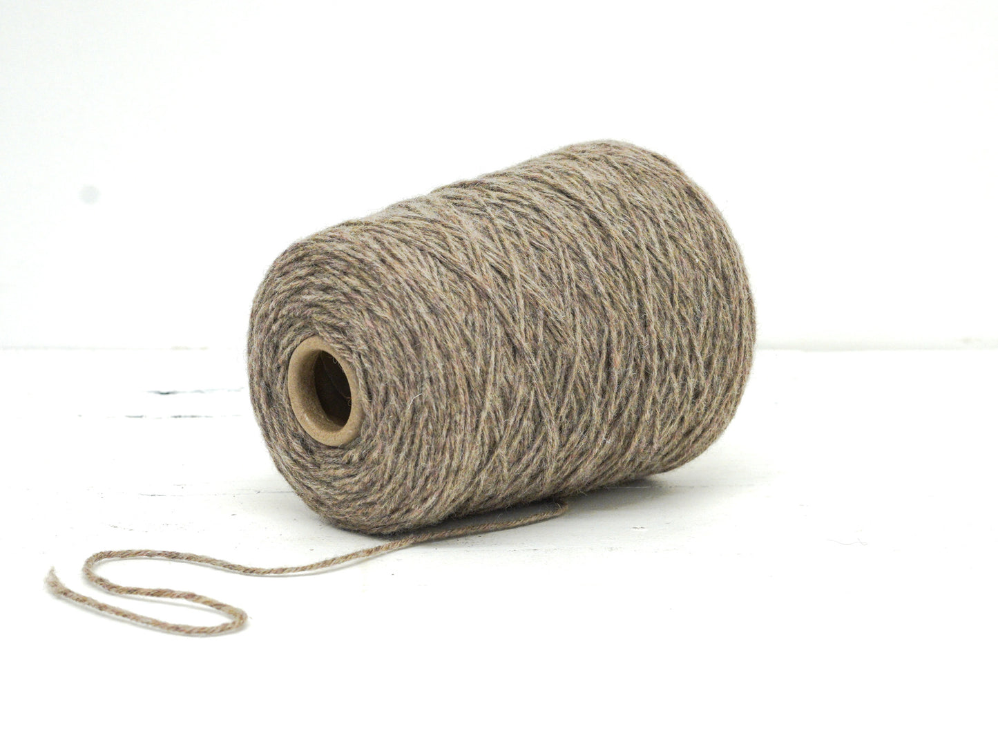 Grey-brown undyed wool yarn in cone - 266