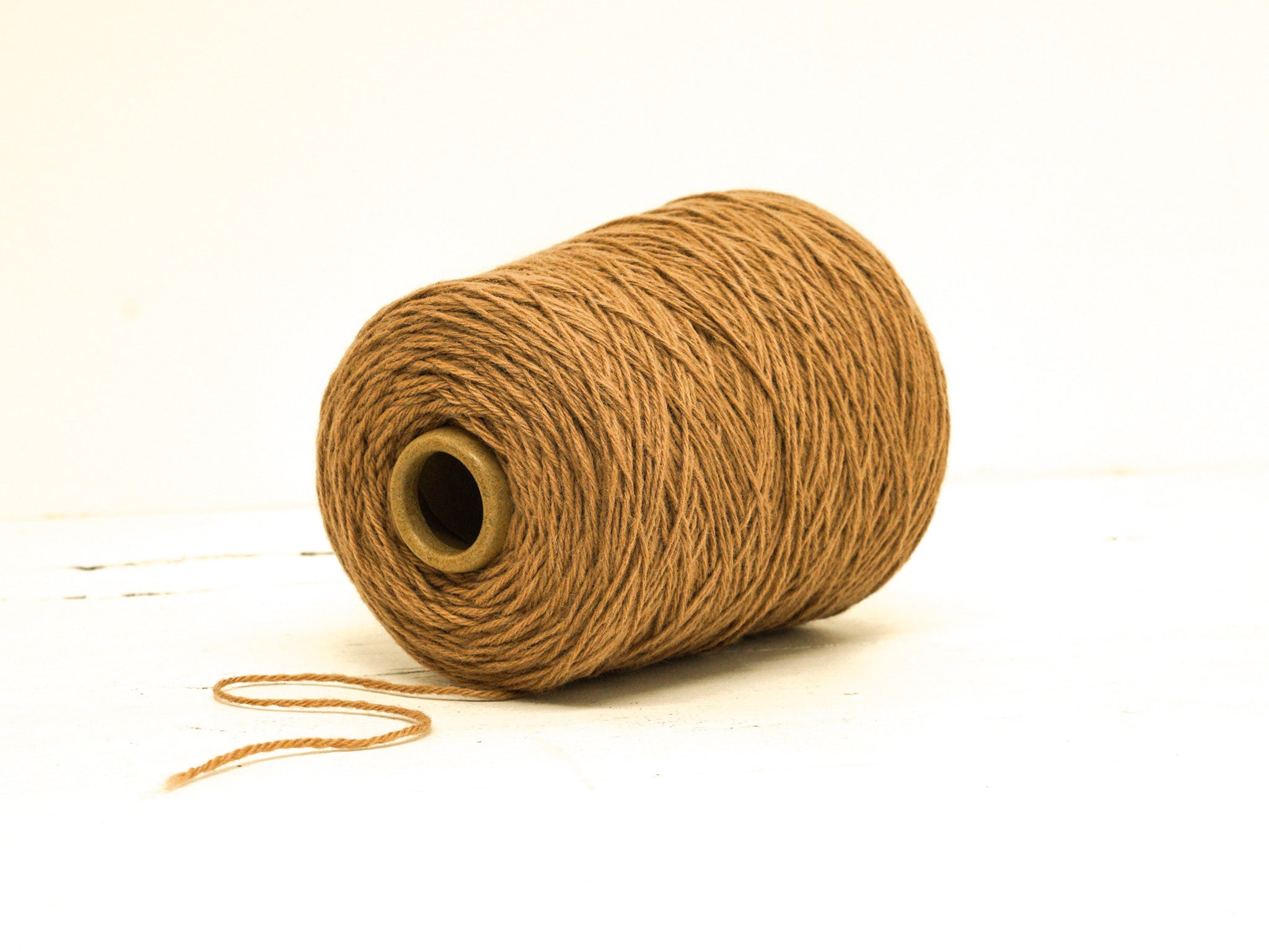 Late-brown wool yarn in cone - 650