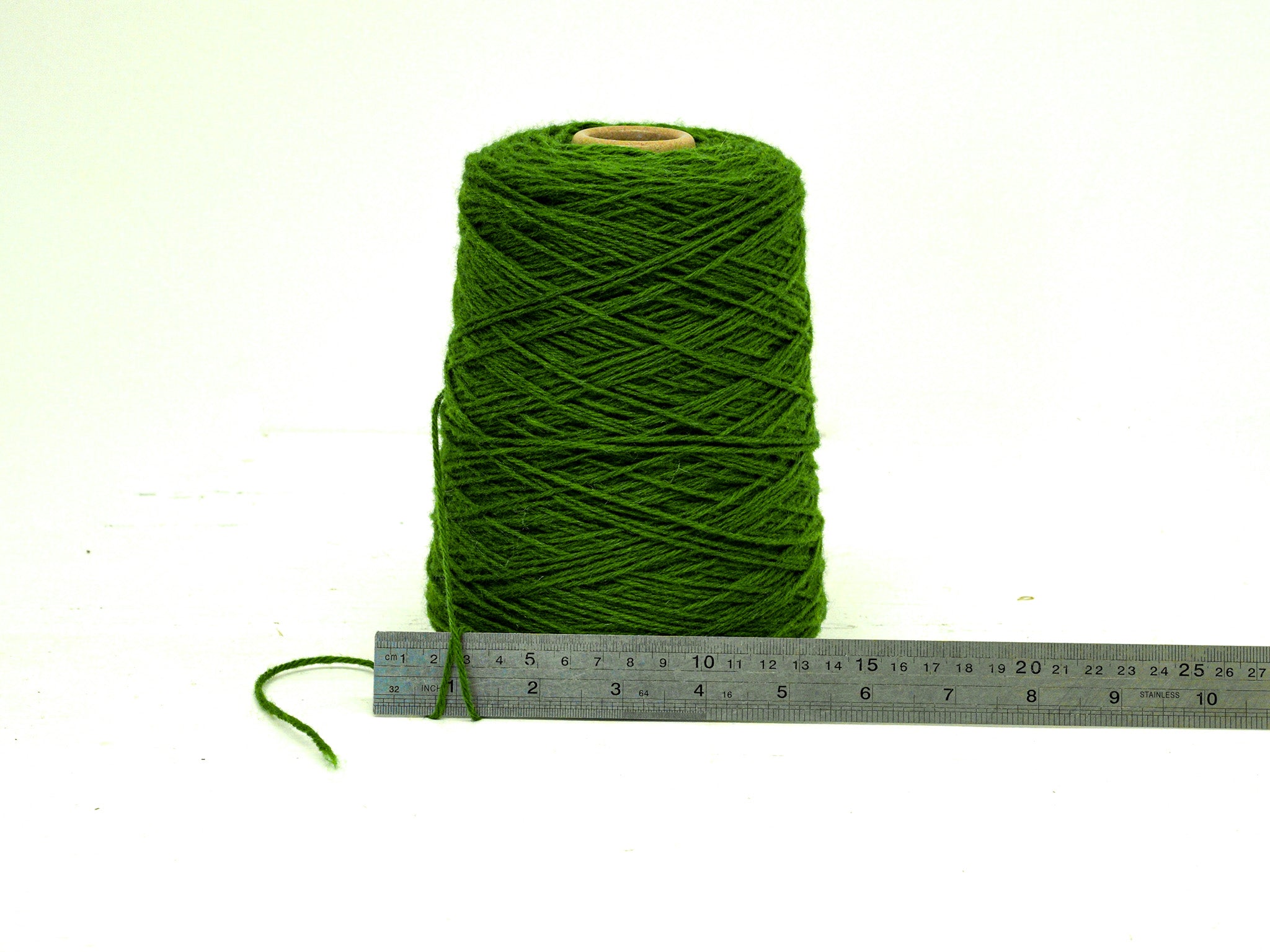 Green Carpet wool in cone - 347
