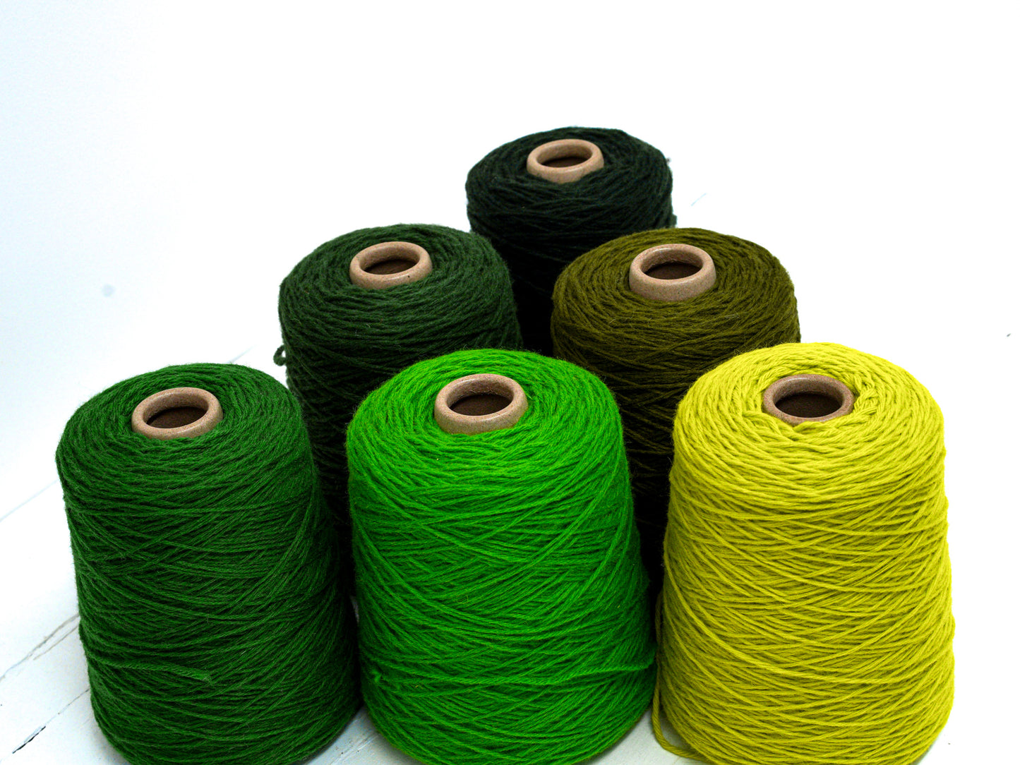 Green Carpet wool in cone - 347