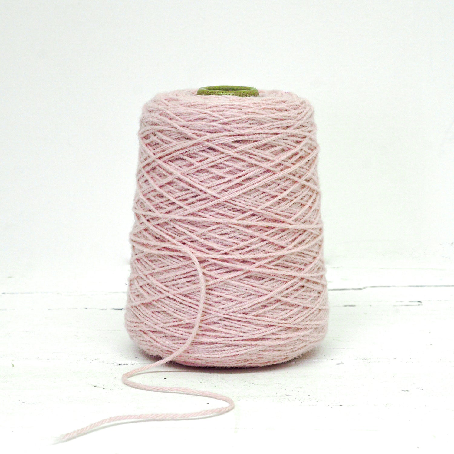 Lightest pink rose, 100% wool yarn for tufting gun - 505