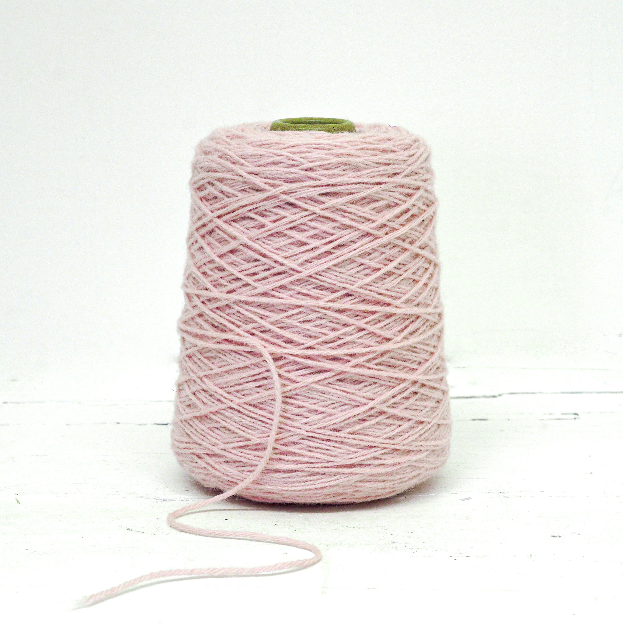 Lightest pink rose, 100% wool yarn for tufting gun - 505