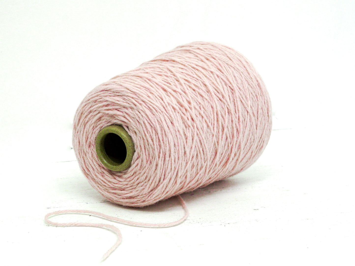 Lightest pink rose, 100% wool yarn for tufting gun - 505