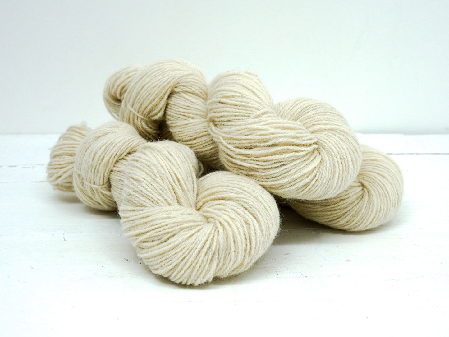 Samoyed Dog Wool Blend Yarn – 60% Wool, 40 Samoyed Dog Fur - 230 m DK
