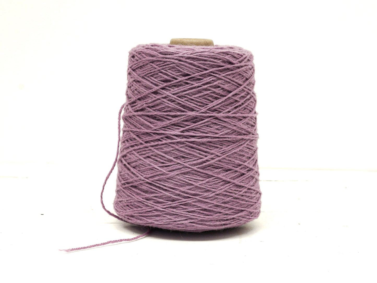 Dark lilac 100% wool yarn for tufting gun - Color 520