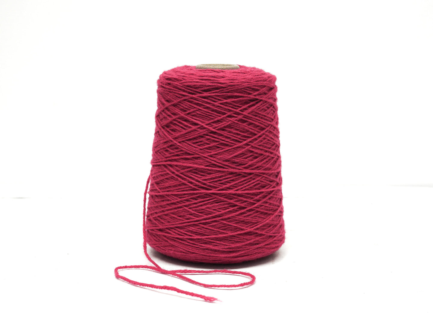 Raspberry wool yarn in cone - 555