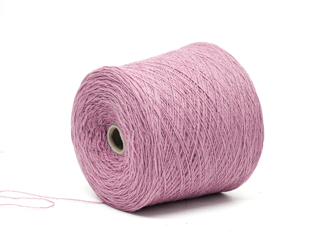 Aschrosa, weiche Merinowolle auf Kegel – 900 g.
