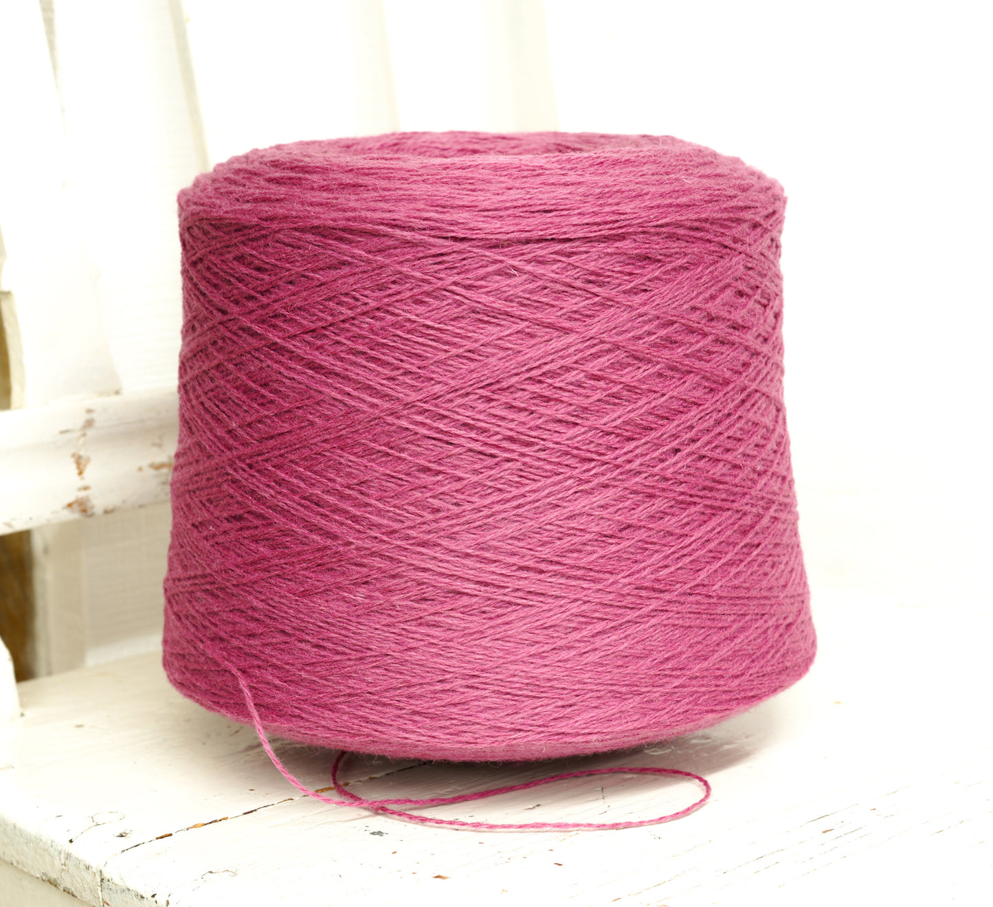 Rouge rose New Zealand wool yarn in cone - 530