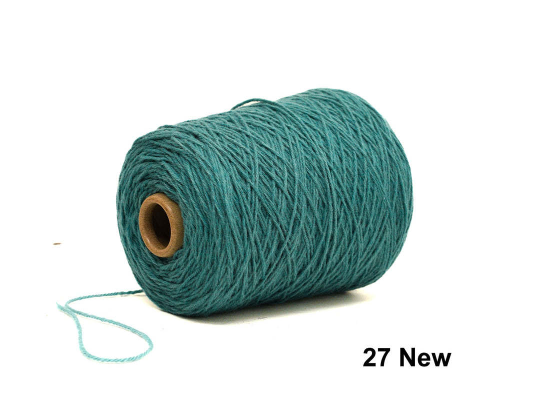 Dusty mintfarbene Teppichwolle im Konus - 27