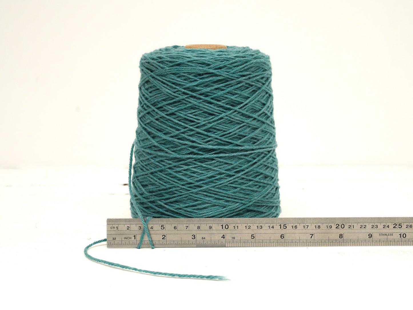 Dusty mint Carpet wool in cone - 27