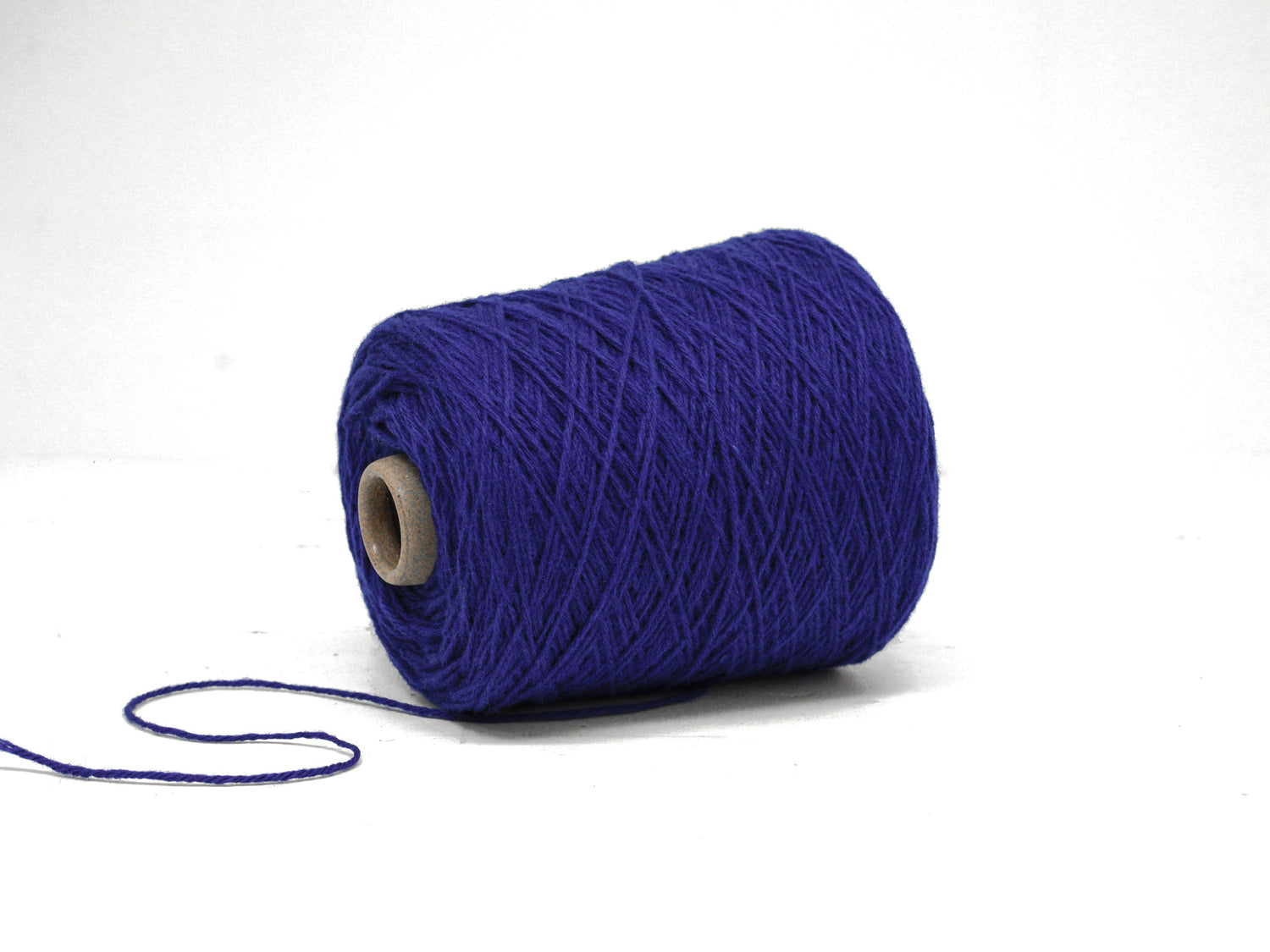 Violet blue Carpet wool in cone - 21 New