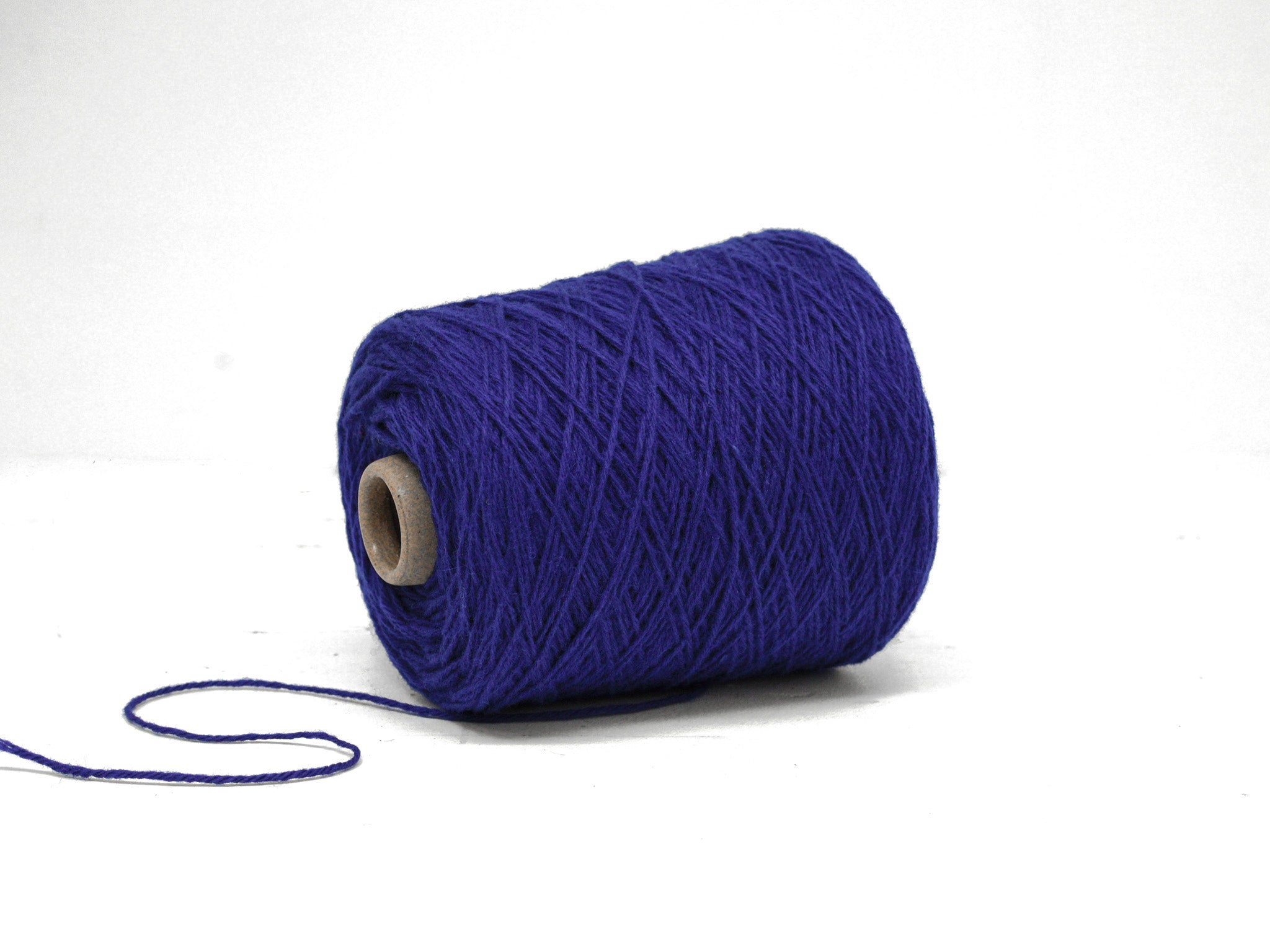Violet blue Carpet wool in cone - 21 New