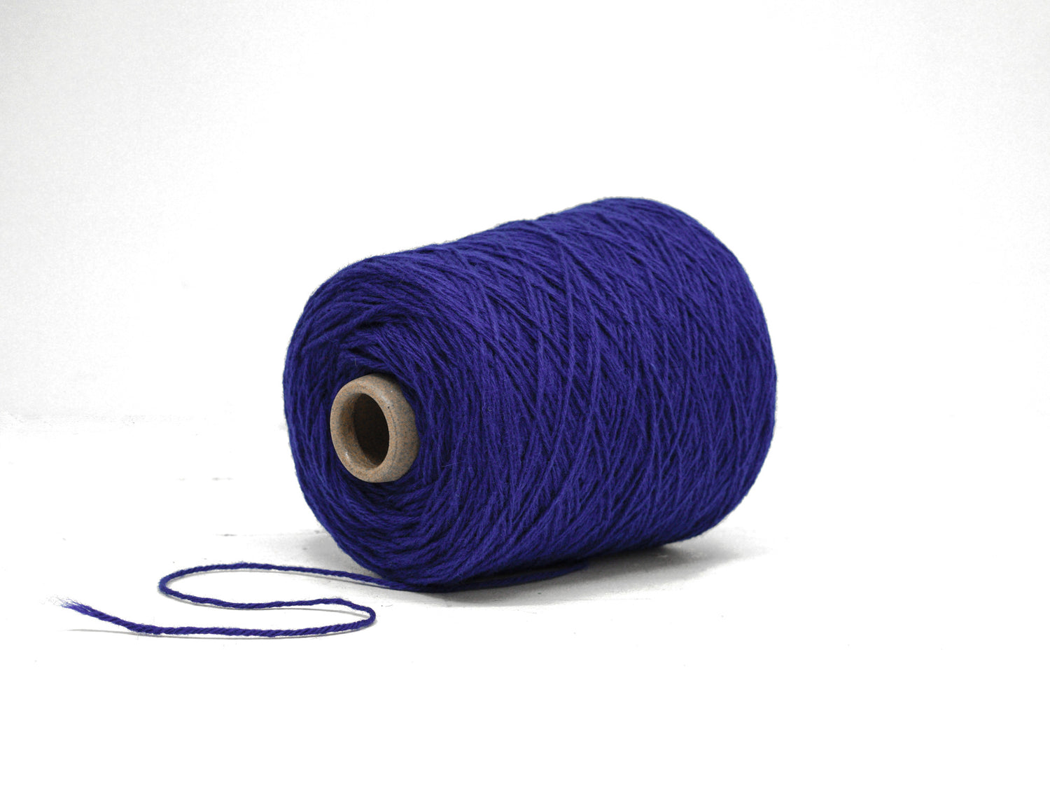 Violet blue Carpet wool in cone - 21 New