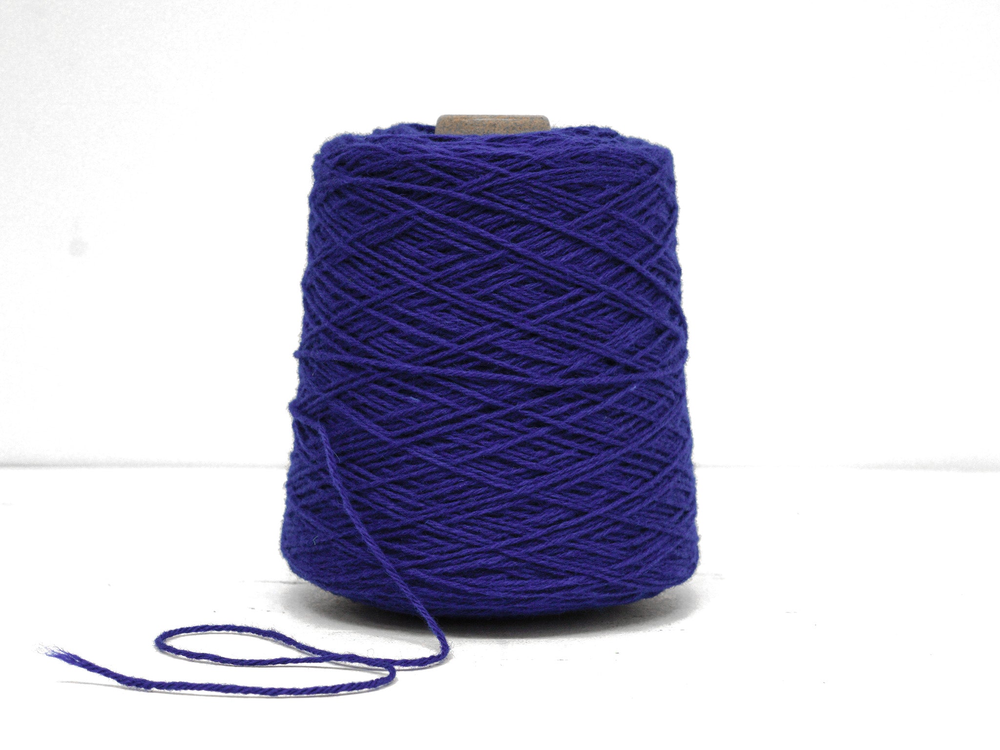 Violet blue Carpet wool in cone - 21 New
