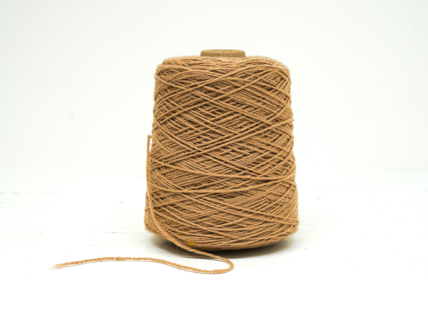 Late-brown wool yarn in cone - 650