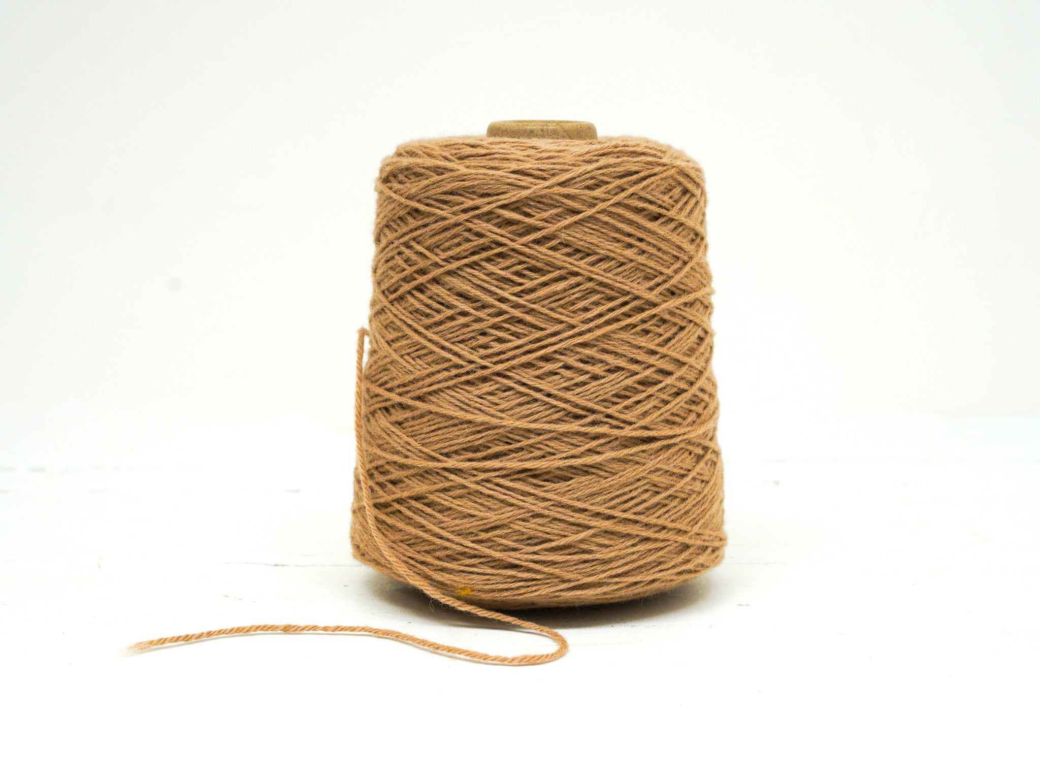 Late-brown wool yarn in cone - 650