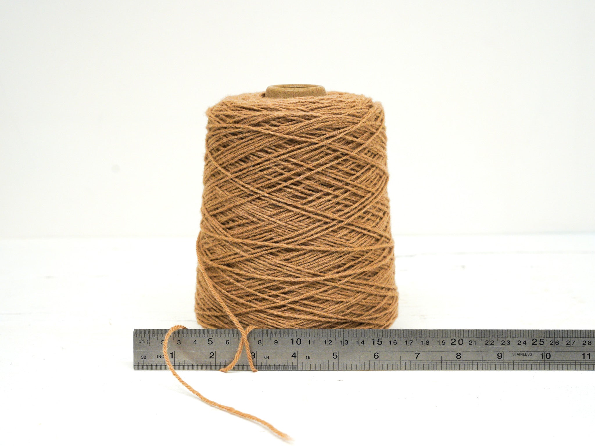 Late-brown wool yarn in cone - 650