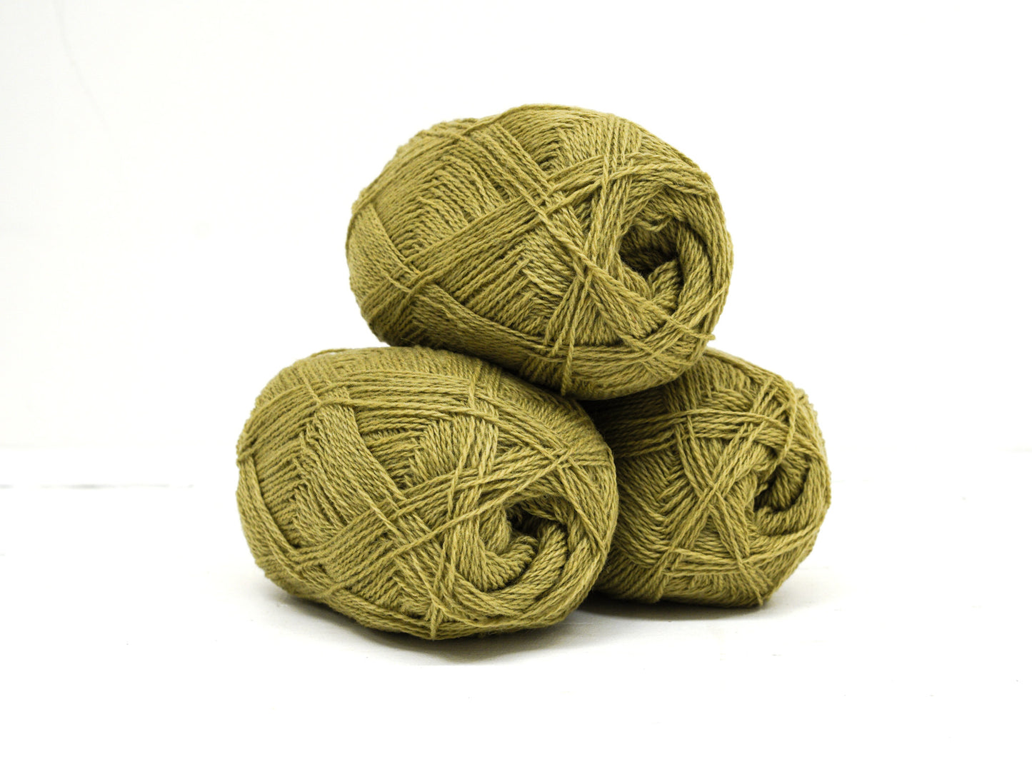 Pistachio green New Zealand fingering wool yarn - 100g./3,5 oz. color 330