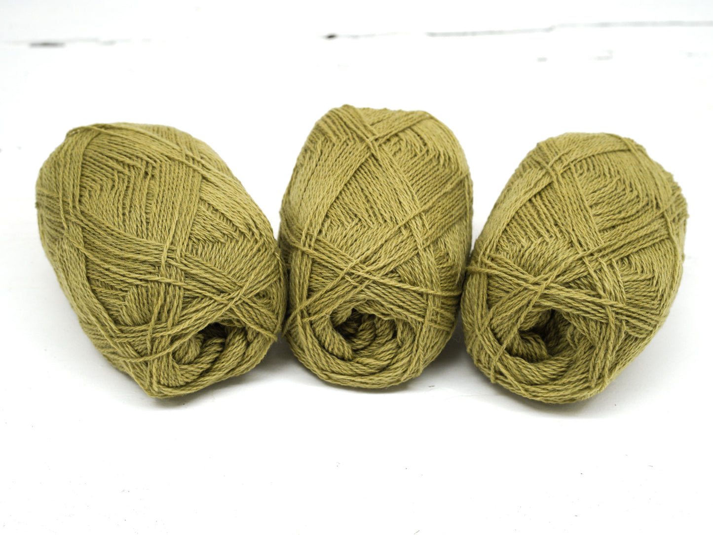 Pistachio green New Zealand fingering wool yarn - 100g./3,5 oz. color 330