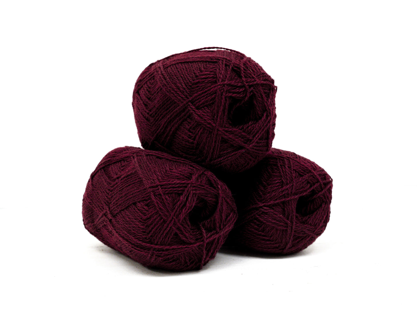 Burgundy red color wool yarn - 575