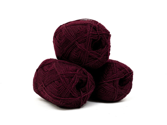 Burgundy red color wool yarn - 575