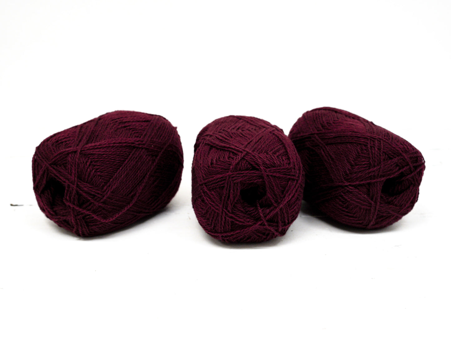 Burgundy red color wool yarn - 575