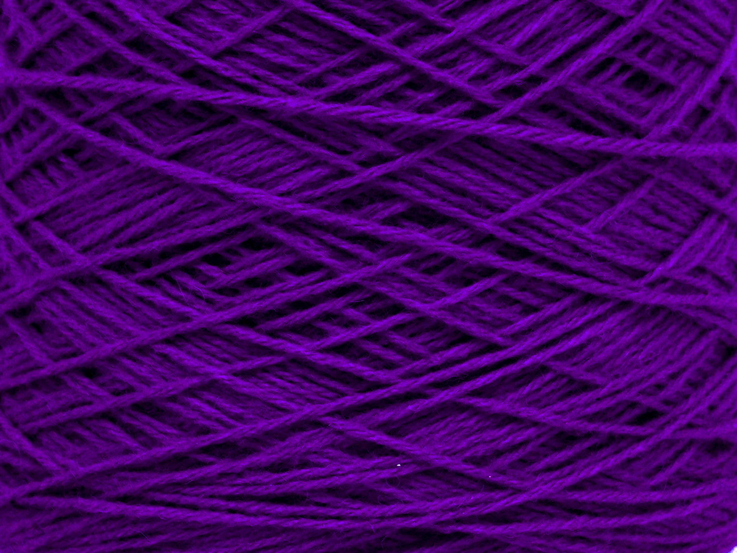 Purple wool yarn for carpet making - color 41