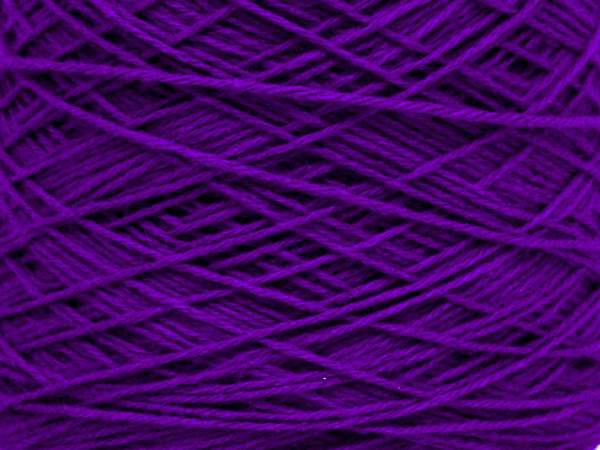 Purple wool yarn for carpet making - color 41
