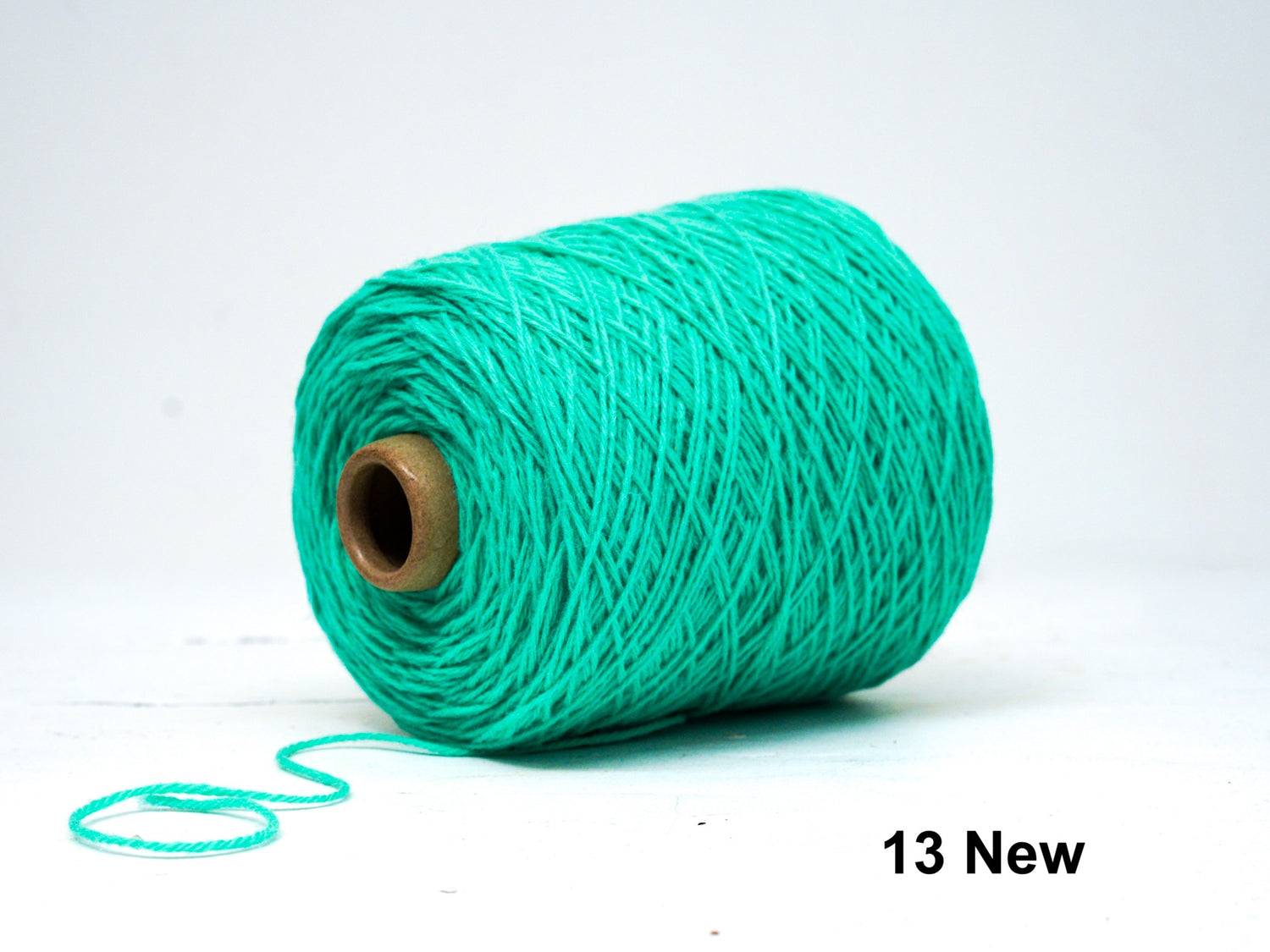 New Zealand wool Multi coloured carpet yarn in 61 colors