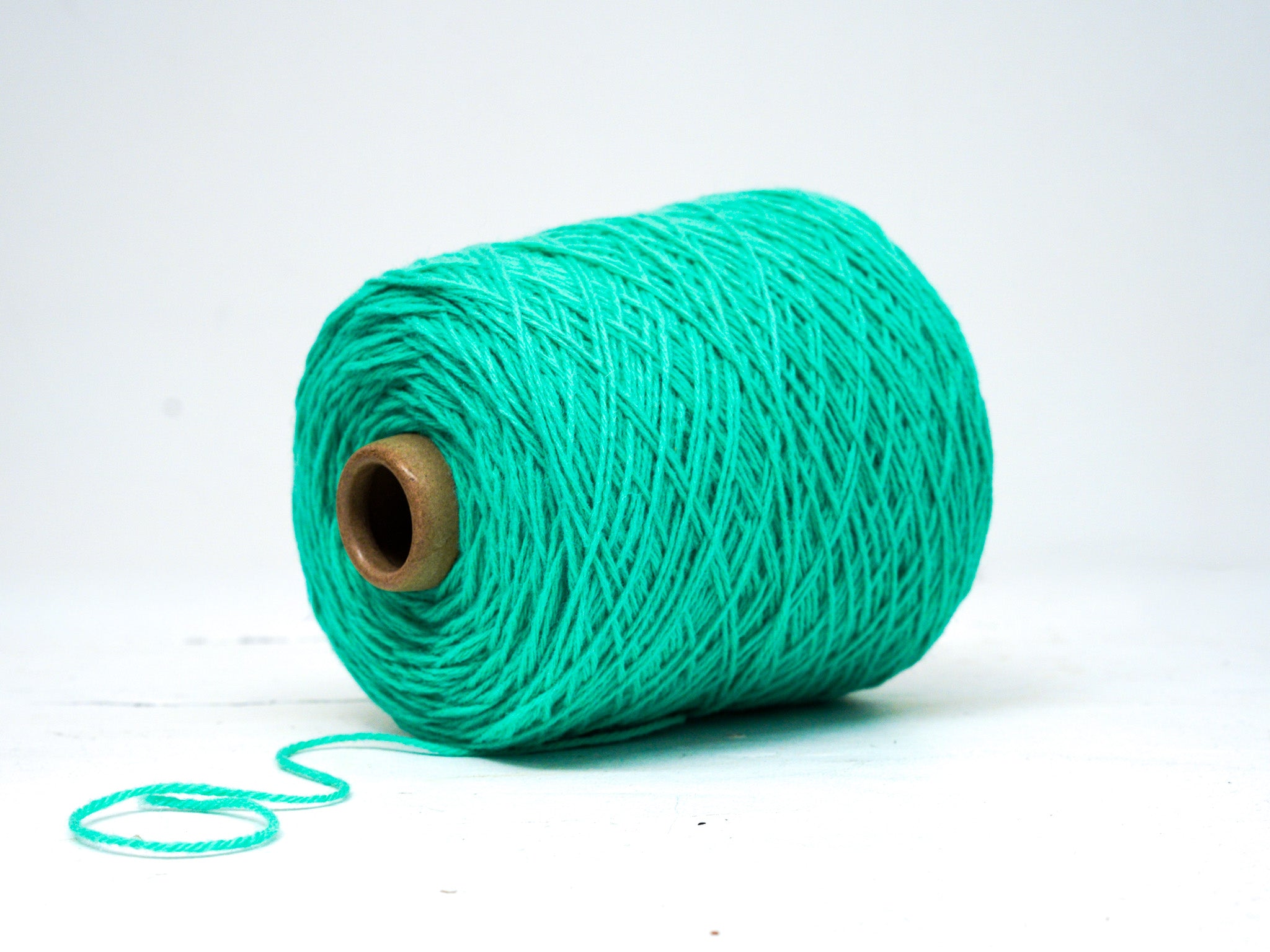 Mint green - Carpet wool in cone - 13 NEW