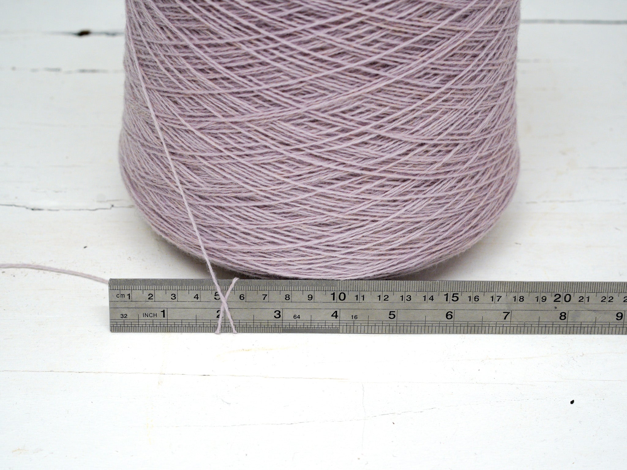 Dusty lilac soft merino wool in cone - 900g / 31,7oz.