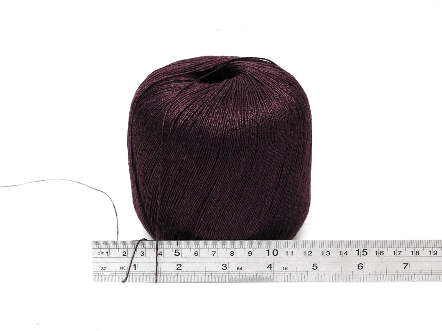 100% linen yarn in eggplant color - 100g/600m