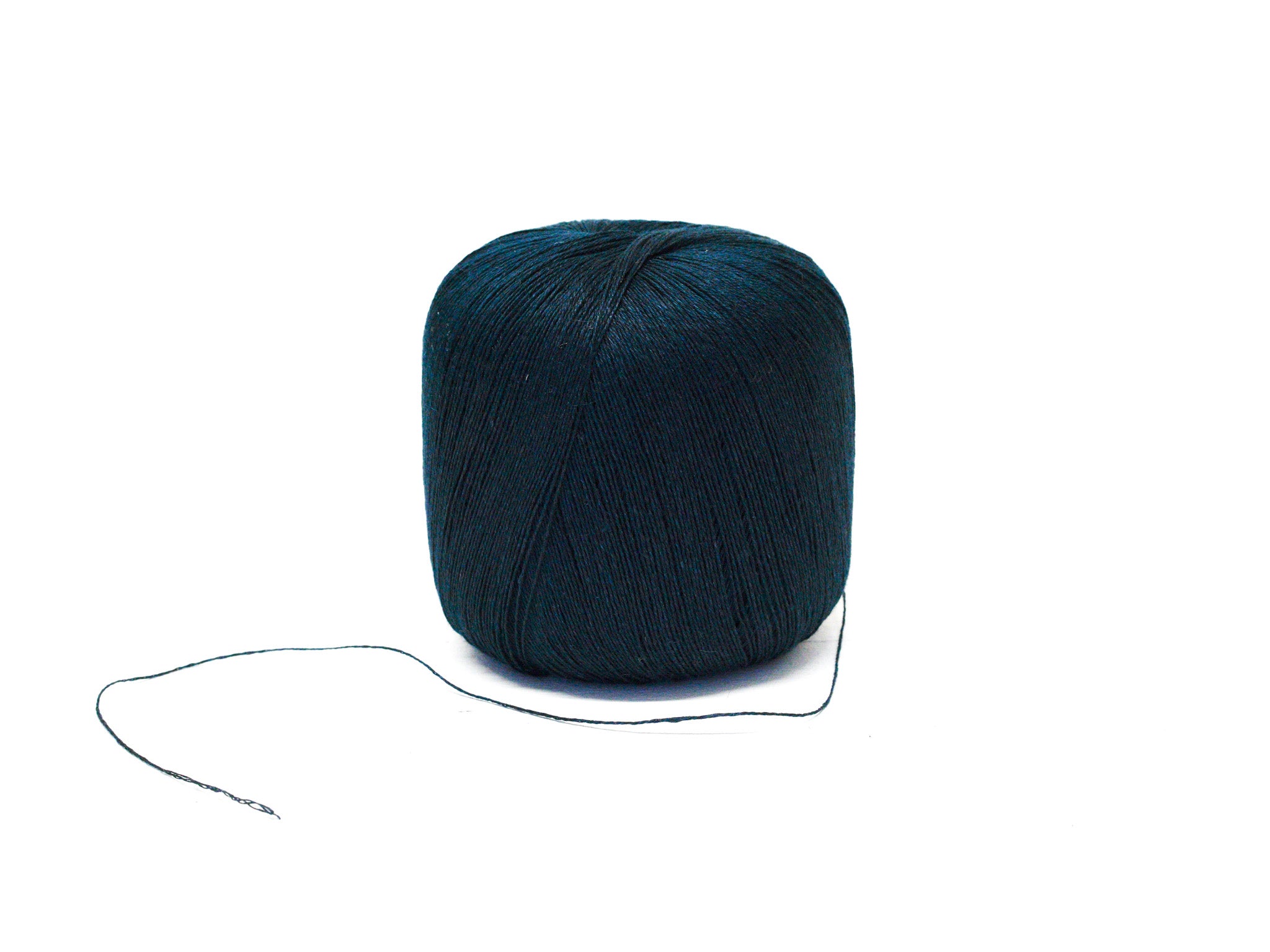 Emerald blue 100% linen yarn - 100g/600m