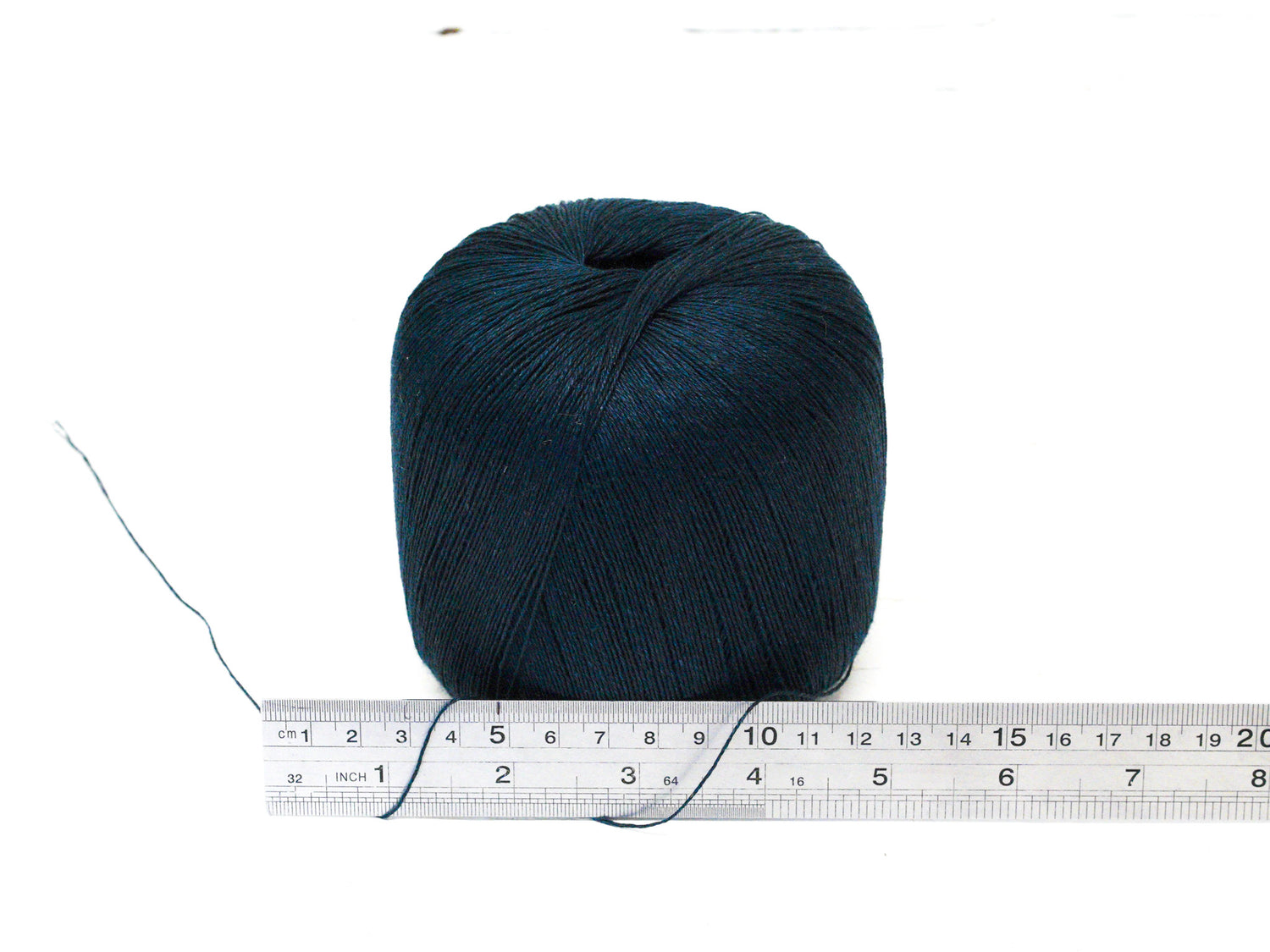 Emerald blue 100% linen yarn - 100g/600m