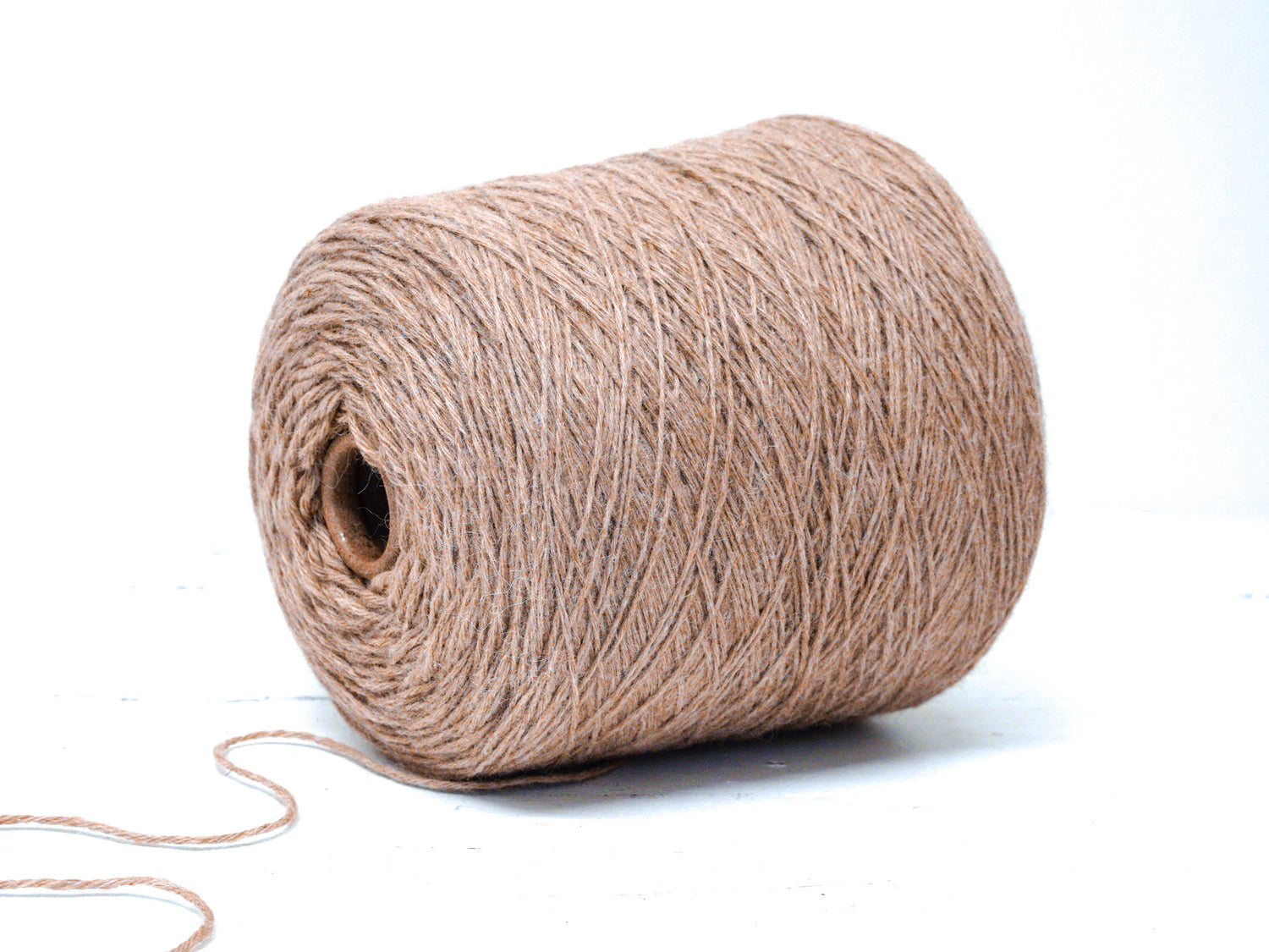 Undyed brown Alpaca Yarn in Cone 900g/1892m