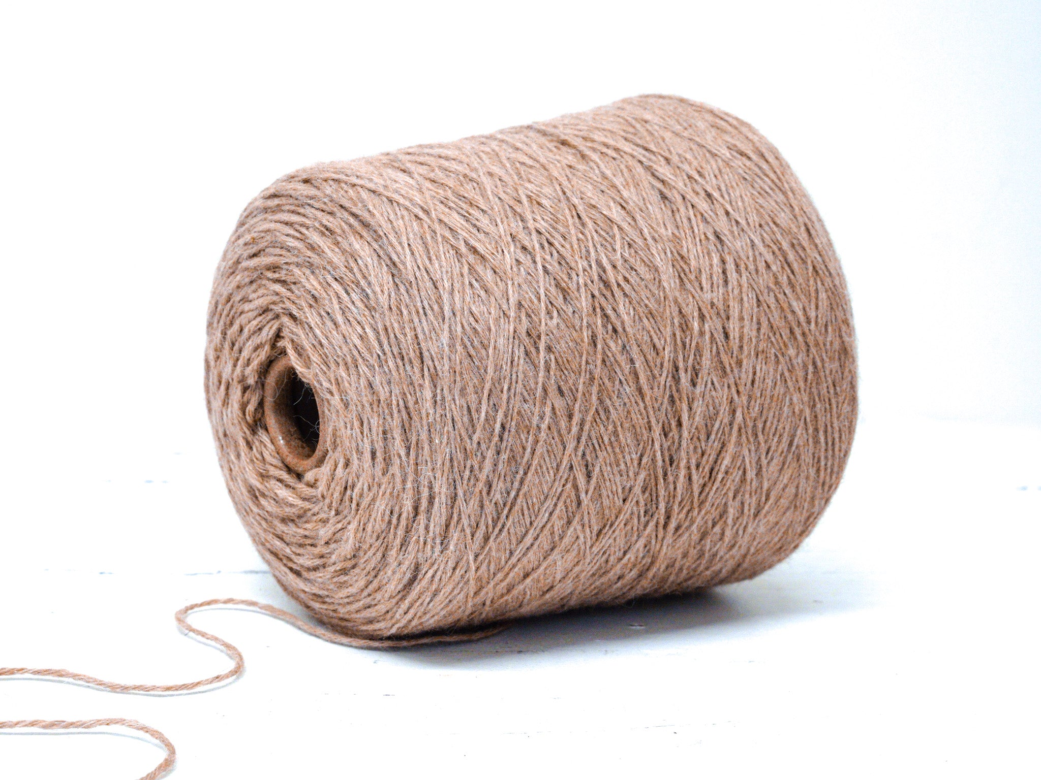 Undyed brown Alpaca Yarn in Cone 900g/1892m