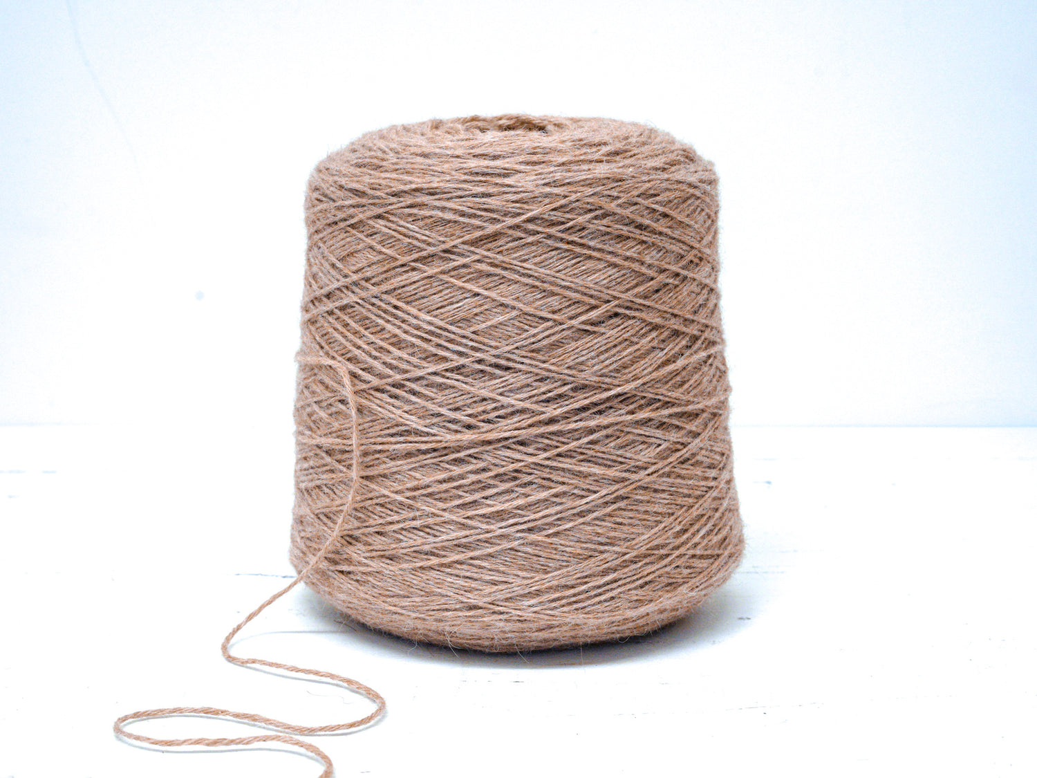 Undyed brown Alpaca Yarn in Cone 900g/1892m