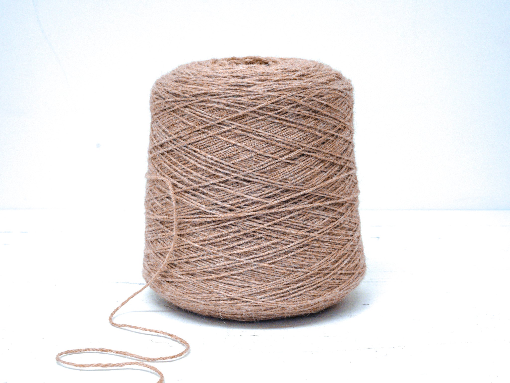 Undyed brown Alpaca Yarn in Cone 900g/1892m