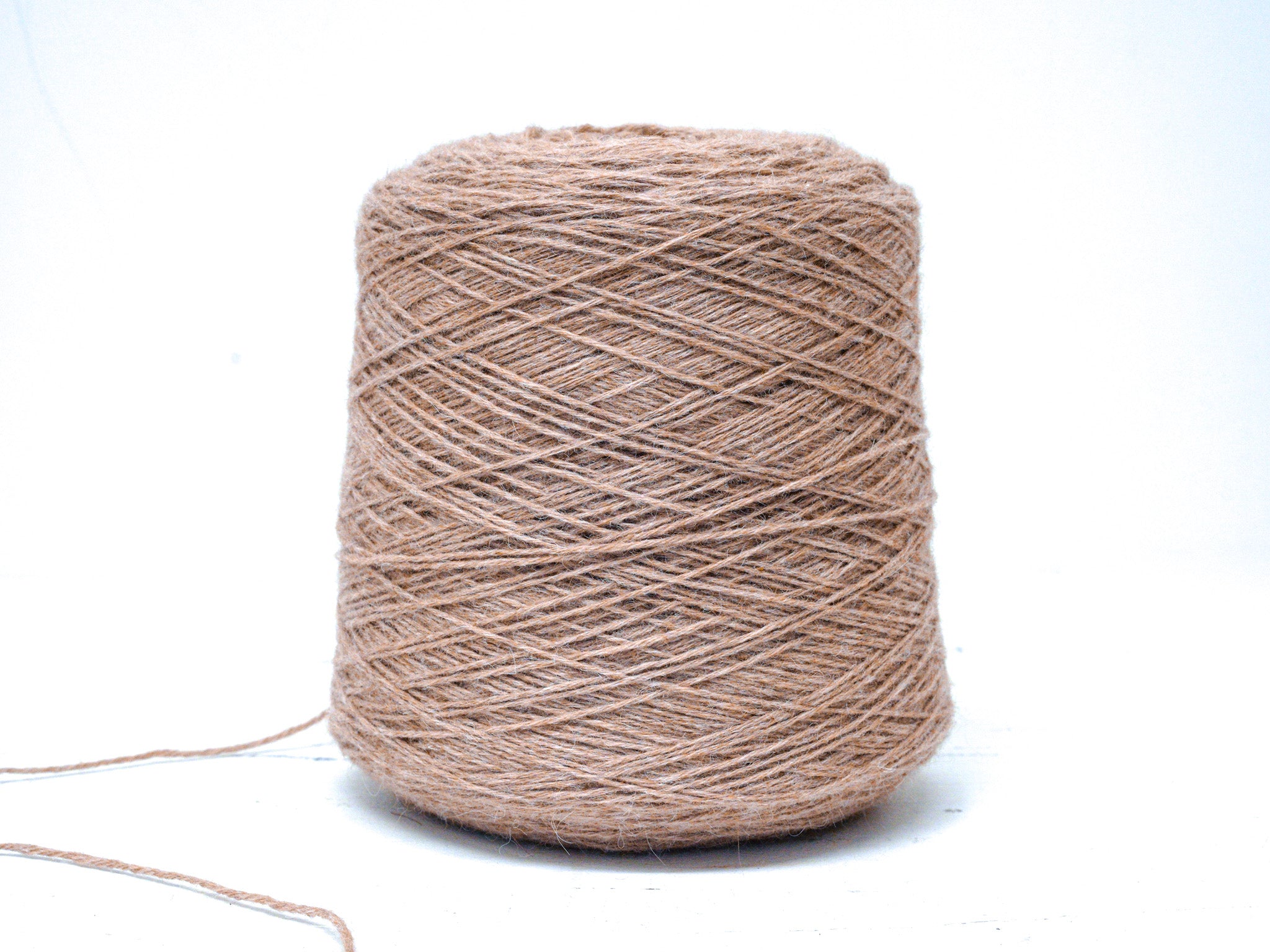 Undyed brown Alpaca Yarn in Cone 900g/1892m