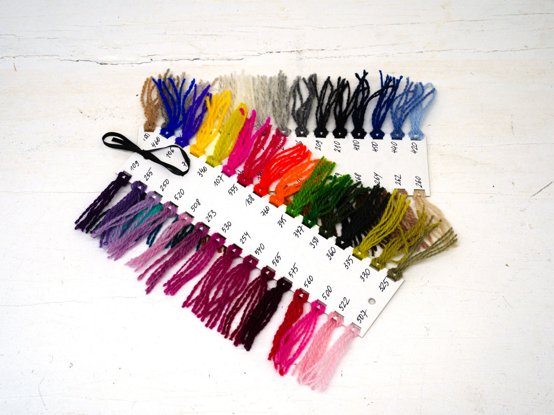 100% Wool Yarn ball : 100g/ 3,5 oz - Fingering - for Knitting, Crochet, Weaving - 60 colors