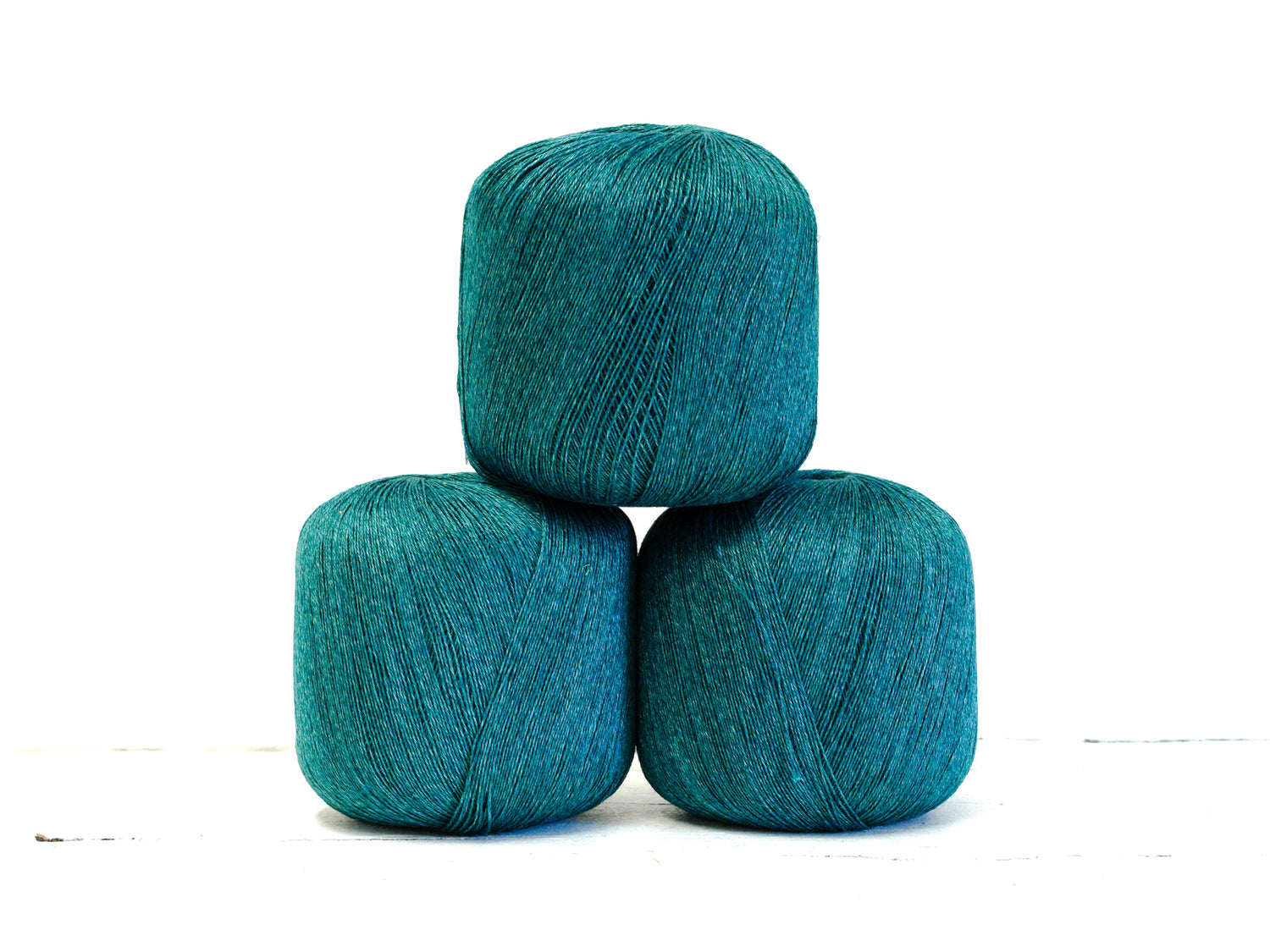 Emerald green 100% linen yarn 100g/600m