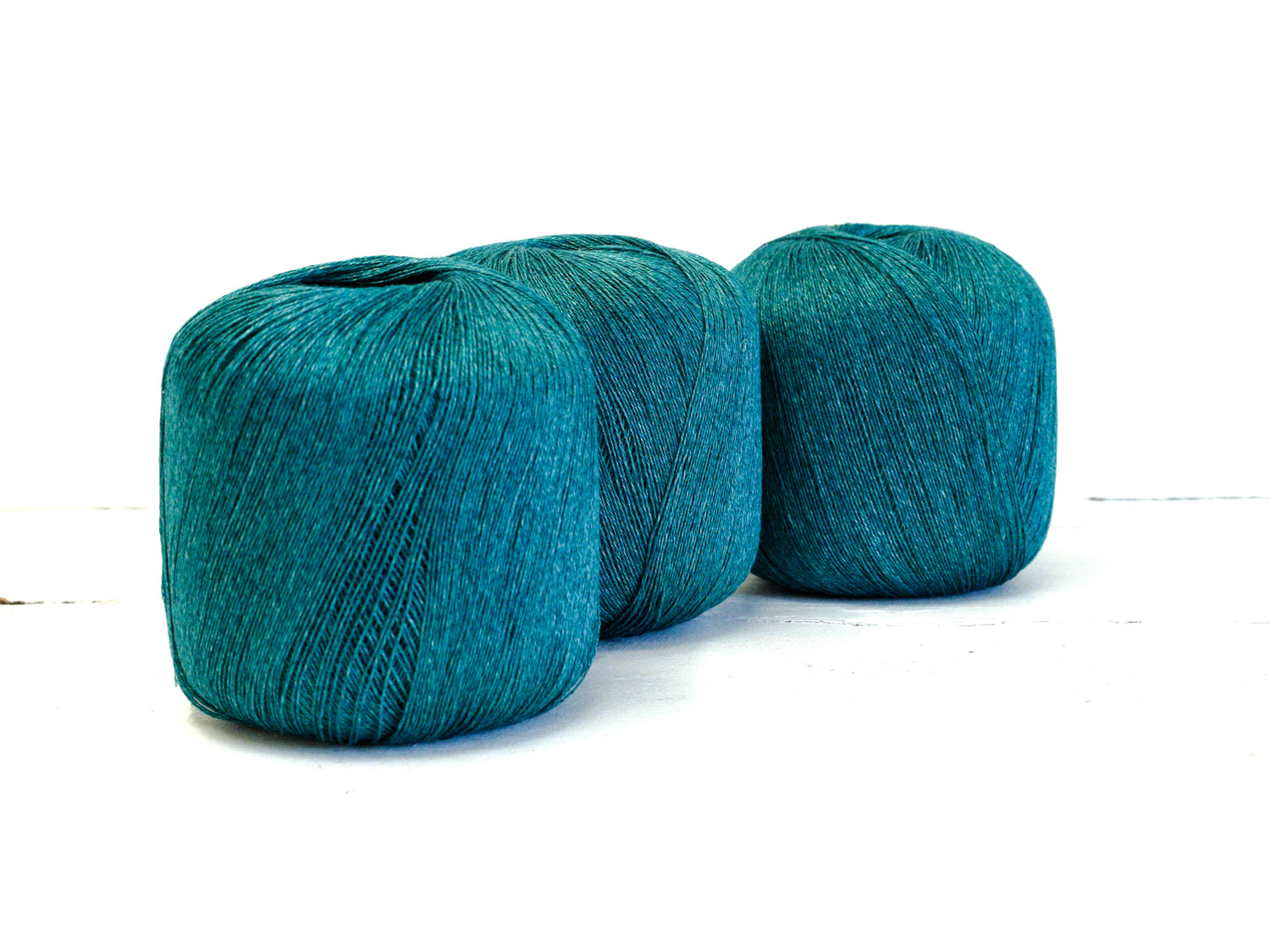 Emerald green 100% linen yarn 100g/600m