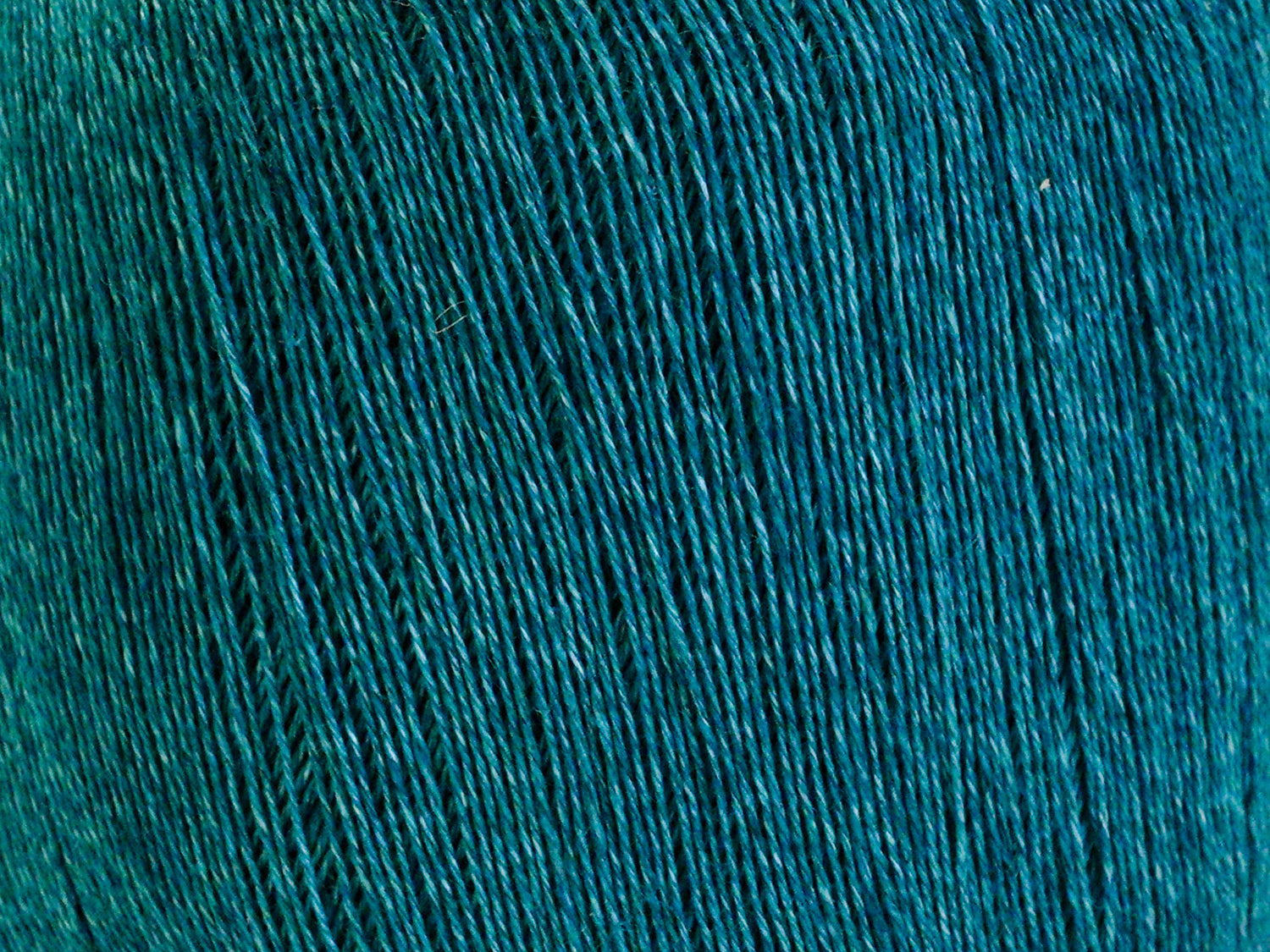 Emerald green 100% linen yarn 100g/600m