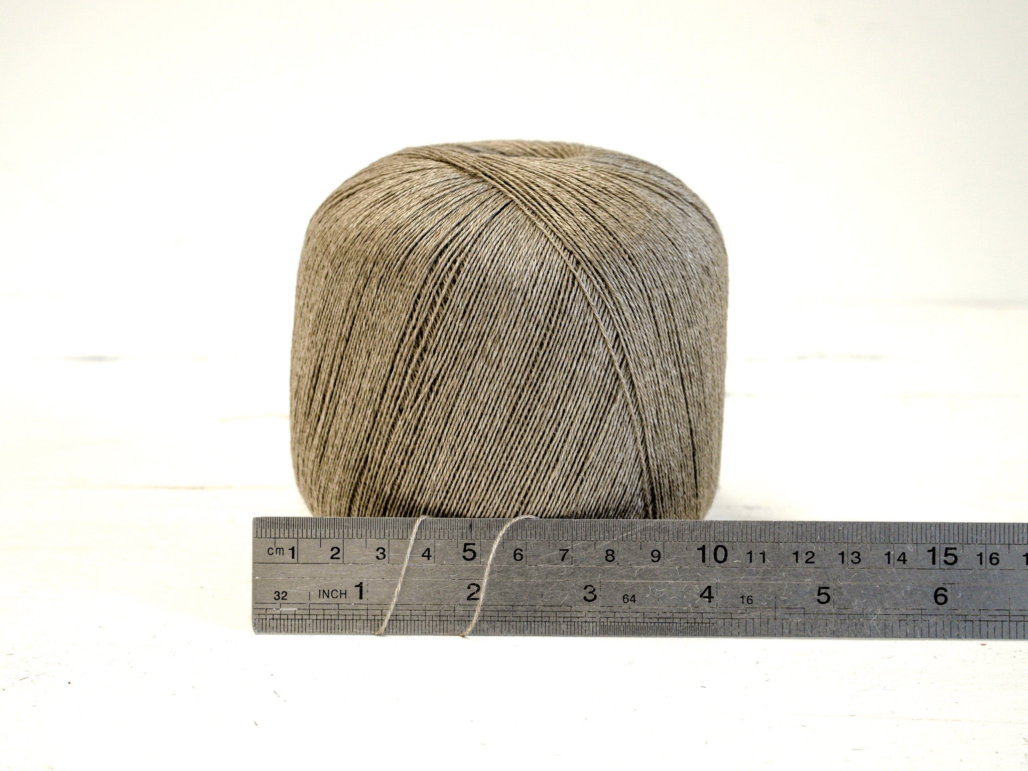 Linen yarn in grey/brown color 100g/530m