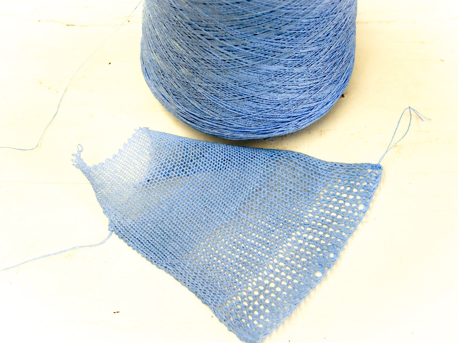Blue Linen Yarn: Baltic Flax, Lace Knitting, Crochet (100g/1000m in Cone)